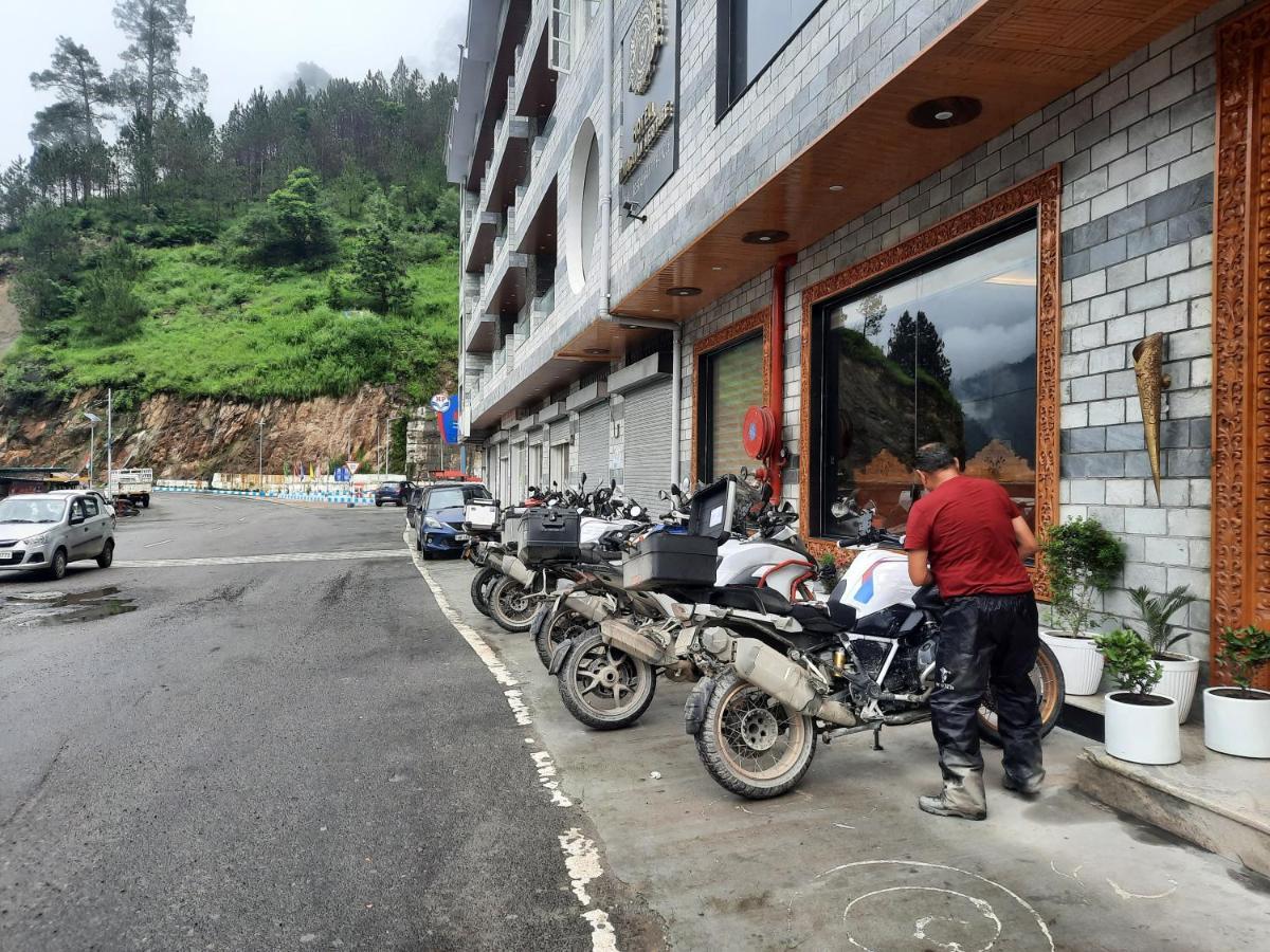 Hotel Himalayan Heritage Sarāhan Esterno foto